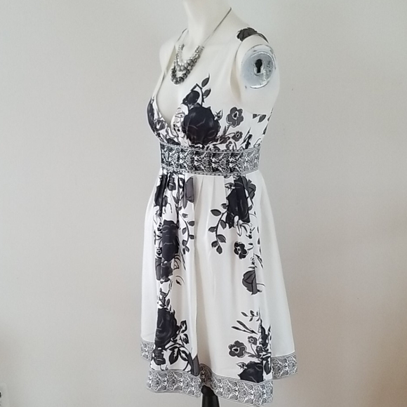 Forever Twenty One sleeveless black on white dress - Picture 3 of 11